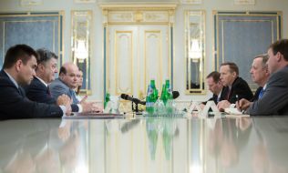 Petr Poroshenko and Richard Durbin