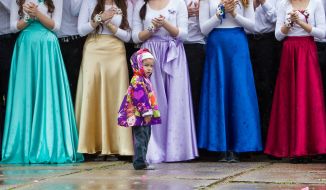 Graduates of the release of doves