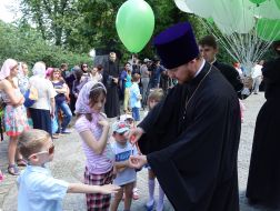 Archpriest Konstantin Pilipchuk and children