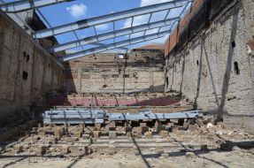 Восстановительные работы в кинотеатре "Жовтень"