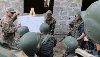 Военнослужащие