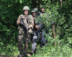 Военнослужащие