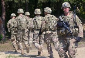 Военнослужащие