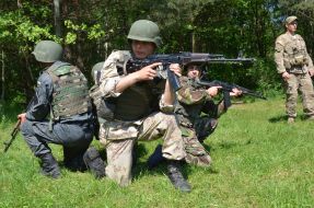 Военнослужащие