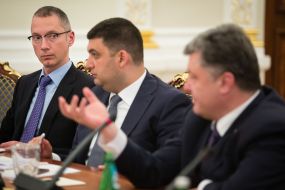 Borys Lozhkin, Volodymyr Groisman and Petro Poroshenko