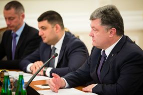Borys Lozhkin, Volodymyr Groisman and Petro Poroshenko