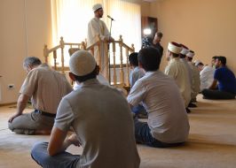 Саїд Ісмагілов читає молитву