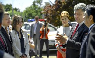 Petr Poroshenko and Shinzo Abe