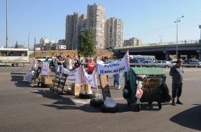 Предприниматели перекрыли движение транспорта