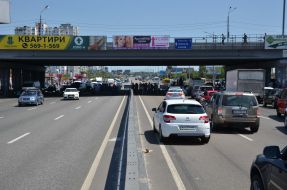 Предприниматели перекрыли движение транспорта