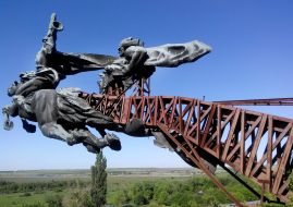 Monument to the soldiers of the First Cavalry