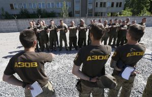 Бійці полку "Азов"