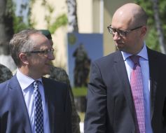 Arseniy Yatsenyuk and Yan Tombinsky