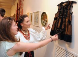 Visitors to the exhibition "Three dimensions Basil Krichevsky..."