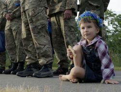Девочка в украинском веночке