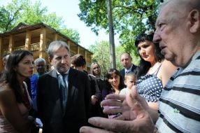 Johannes Hahn in camp "Daisy"