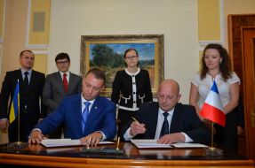 Signing of the Memorandum