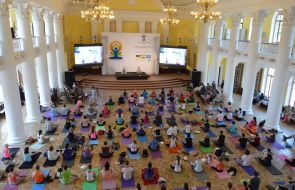 Празднование Первого Международного Дня Йоги