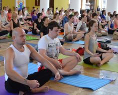 Празднование Первого Международного Дня Йоги