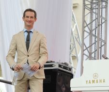 Энтони Стронг 