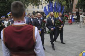 Andrey Paubiy, Arseniy Yatsenyuk and Vladimir Shandra