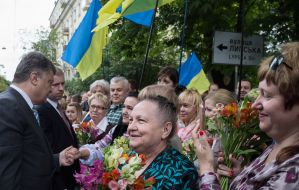 Петр Порошенко беседует с киевлянами