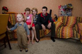 Денис Антонюк с семьей