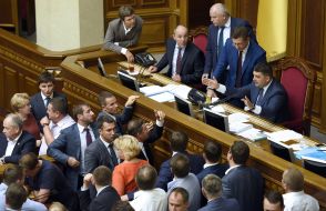 People's deputies block a tribune