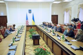 Arseniy Yatsenyuk during his meeting with US senators