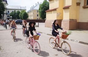 Учасниці велопараду