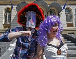 Театрализованная акция "Артистов-рашистив - за поребрик"