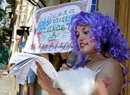 Театрализованная акция "Артистов-рашистив - за поребрик"