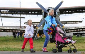 Женщина с детьми 