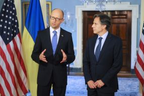 Аrseniy Yatsenyuk, Anthony Blinken