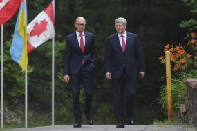 Arseniy Yatsenyuk and Stephen Harper