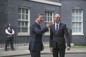 Arseniy Yatsenyuk and David Cameron