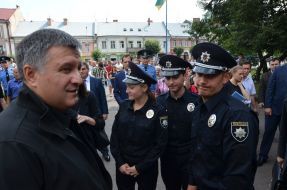 Arsen Avakov near the patrol police staff