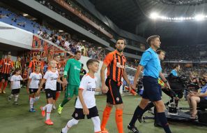 Darijo Srna and Andrey Pyatov