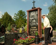 Monument to lieutenant Ivan Gutnikov-Zaluzhny