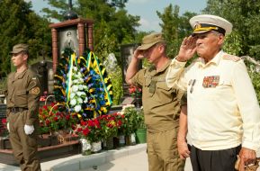 Monument to lieutenant Ivan Gutnikov-Zaluzhny