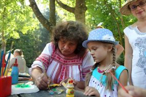 Exhibition and sale of craft items