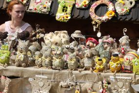 Exhibition and sale of craft items