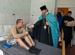 Архиепископ Лука поздравил военных со Спасом