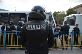 Співробітники міліції біля метро