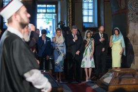 Petro Poroshenko with the family, Arseniy Yatsenyuk and Tereziya Yatsenyuk