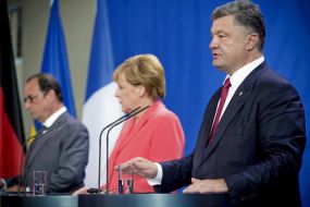 Francois Hollande, Angela Merkel and Petr Poroshenko