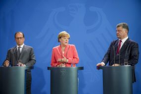 Francois Hollande, Angela Merkel and Petr Poroshenko