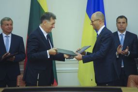 Aivaras Abromavicius, Arseniy Yatsenyuk and Algirdas Butkevicius