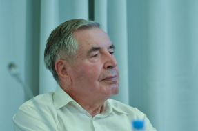 Николай Козюбра