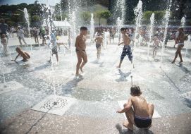 Children in the fountain